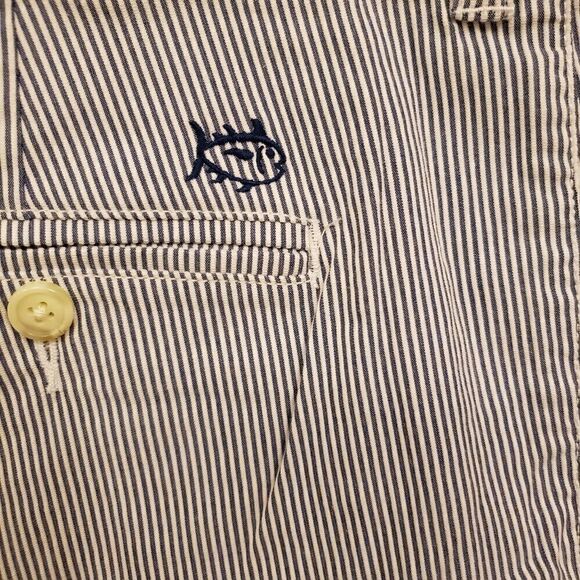 Southern Tide womans gray/white stripped shorts - Picture 6 of 6